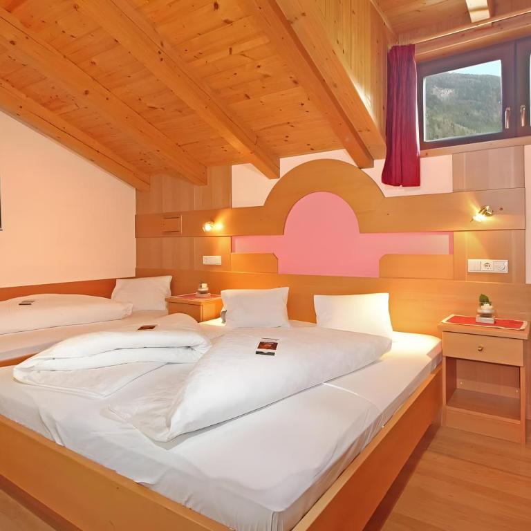 Appartements Obermairhof - Two-Bedroom Deluxe Apartment with Garden View - 3