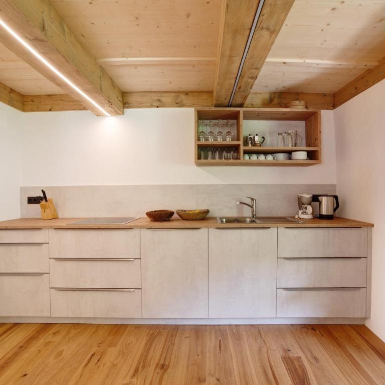 Schlossbauer große Ferienwohnung - Appartamento Deluxe con 2 Camere da Letto e Vista Giardino - 10