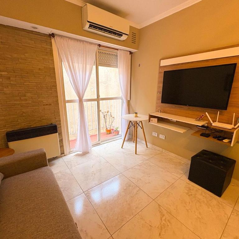 Moderno 2 ambientes con cochera en La Perla - Apartamento de 1 dormitorio - 6