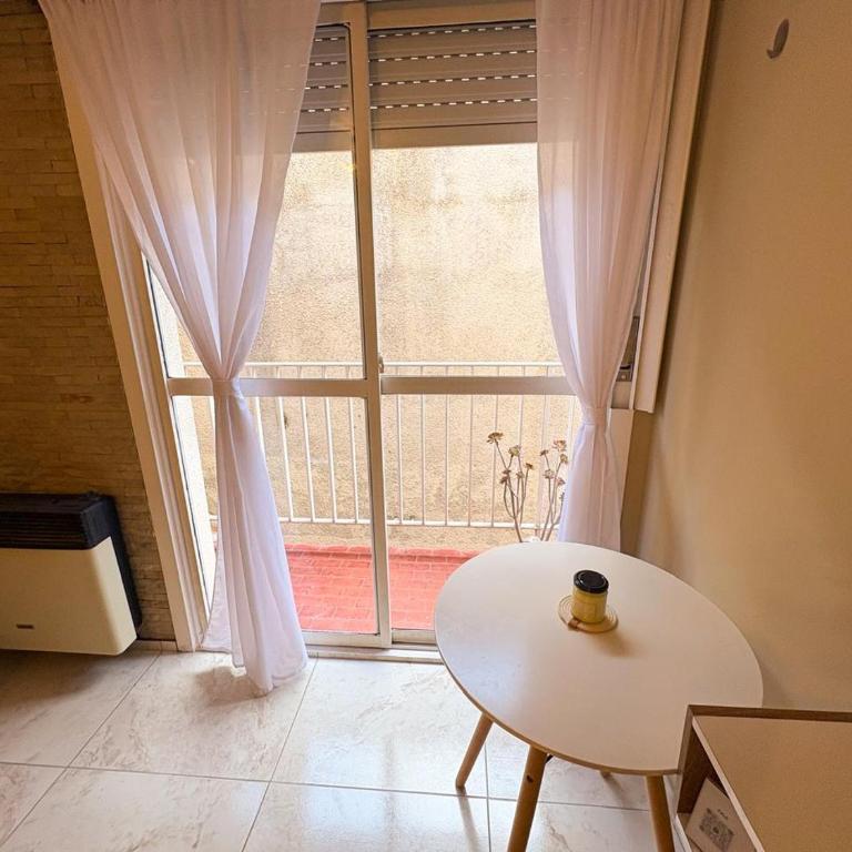 Moderno 2 ambientes con cochera en La Perla - Apartamento de 1 dormitorio - 15