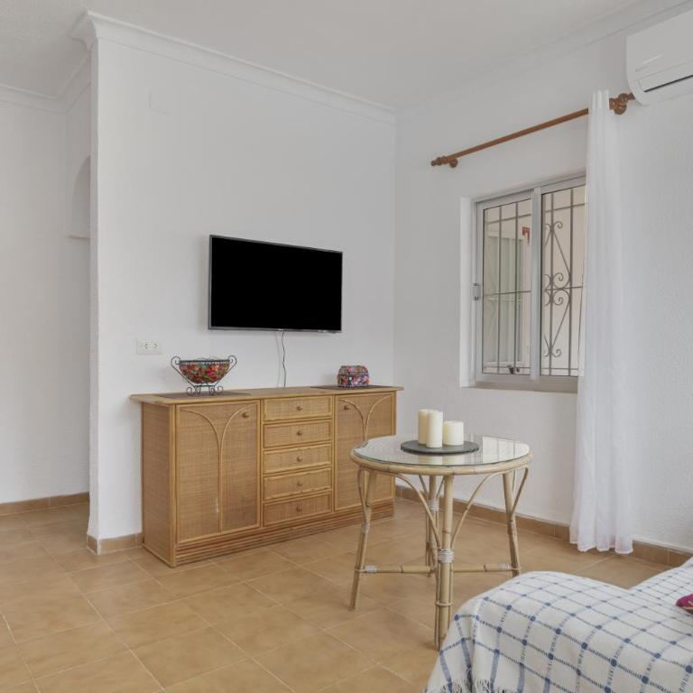Complejo Alejandra - Apartamento Deluxe de 2 dormitorios con vistas al jardín - 4
