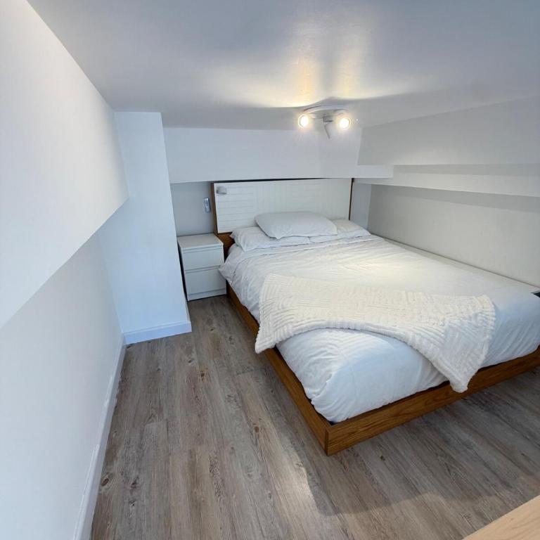 Modern Loft Duplex with Workspace Fast WiFi - Apartamento de 1 dormitorio - 17