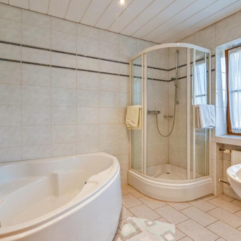 Katharinenhof Ferienwohnung Kramer Sehr Groß (2+3) - Two-Bedroom Deluxe Apartment with Balcony - 26