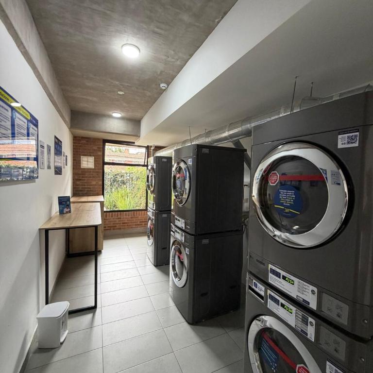Modern Loft Duplex with Workspace Fast WiFi - Apartamento de 1 dormitorio - 33