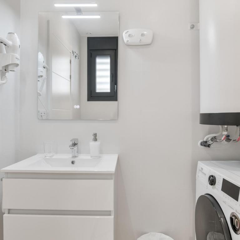 Apartamento Black and White 1 11 - Habitación Estándar - 1 cama grande - 14