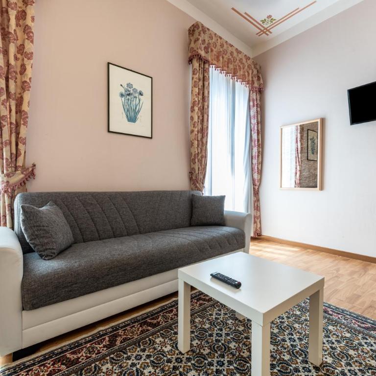 Gardasol Superior 1 Vista Lago - Camera Quadrupla con Doccia - 3