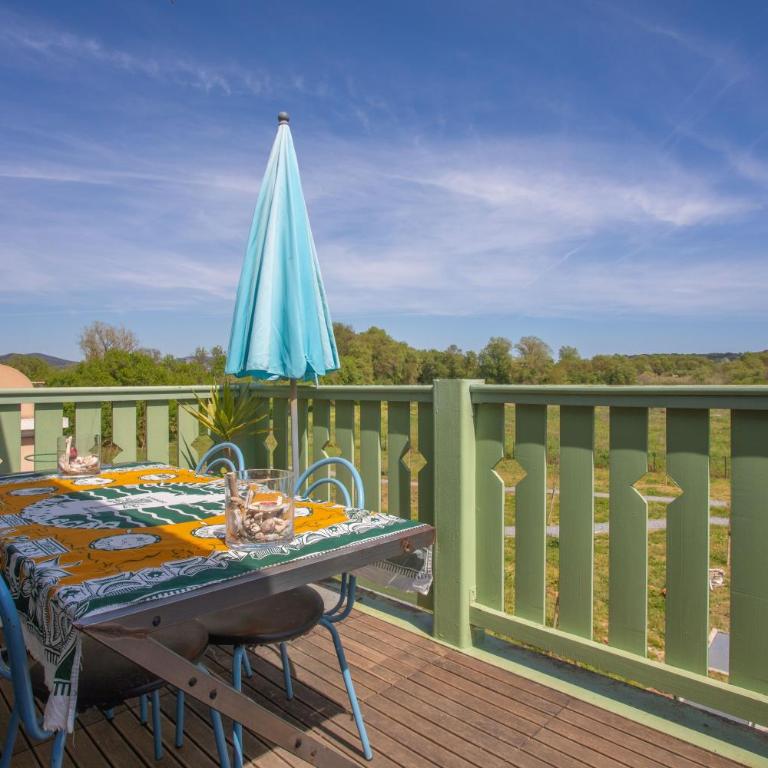 T3 au calme avec terrasse - Two-Bedroom Deluxe Apartment with Garden View - 4