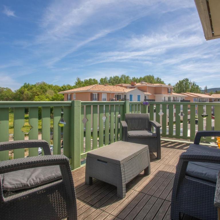 T3 au calme avec terrasse - Two-Bedroom Deluxe Apartment with Garden View - 1