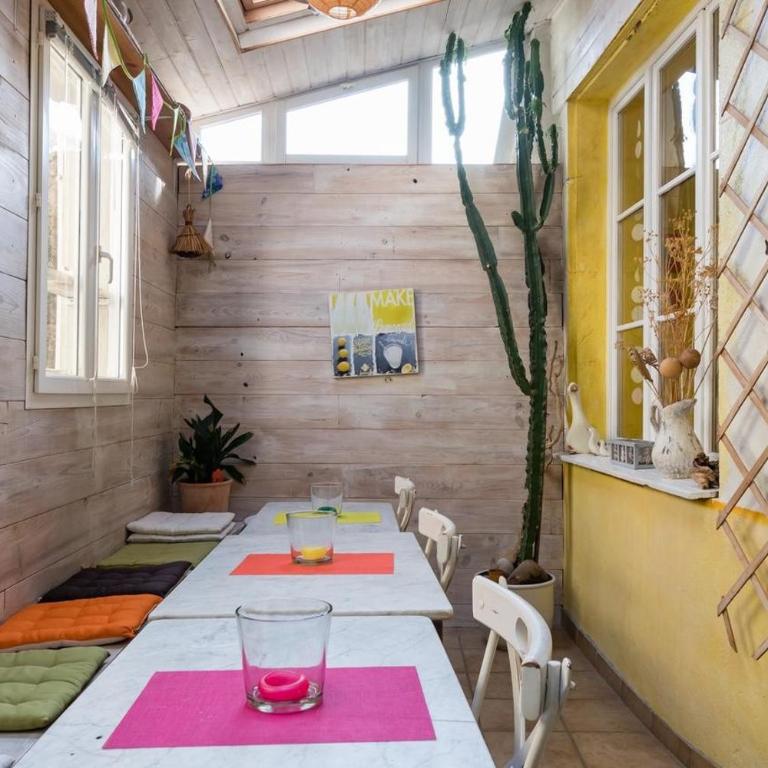 Cocon Familial - Gîte De Charme - Appartement Supérieur - Vue sur Ville - 6