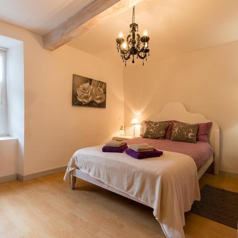 Cocon Familial - Gîte De Charme - Appartement Supérieur - Vue sur Ville - 7