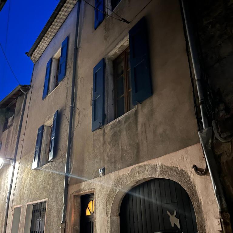 Cocon Familial - Gîte De Charme - Appartement Supérieur - Vue sur Ville - 36