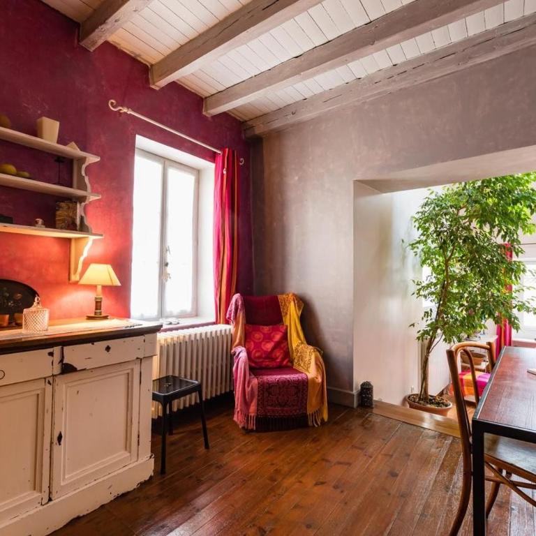 Cocon Familial - Gîte De Charme - Appartement Supérieur - Vue sur Ville - 18