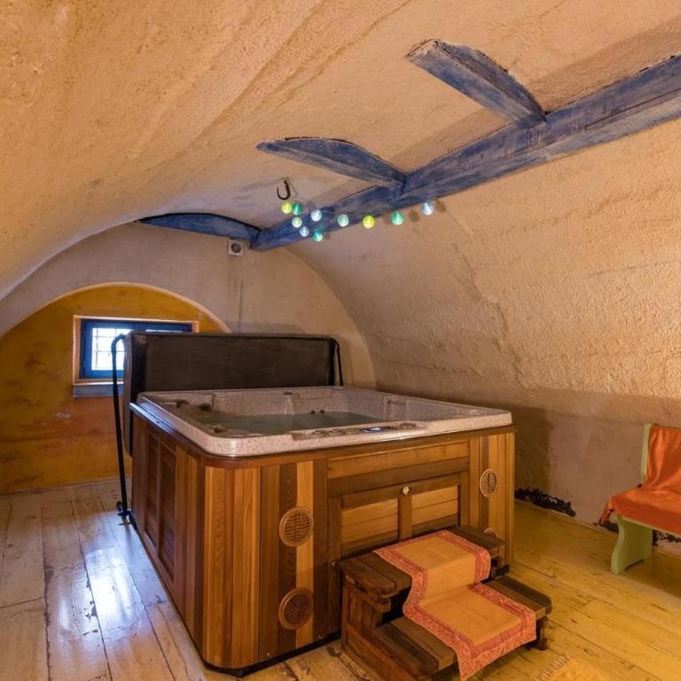 Cocon Familial - Gîte De Charme - Appartement Supérieur - Vue sur Ville - 4