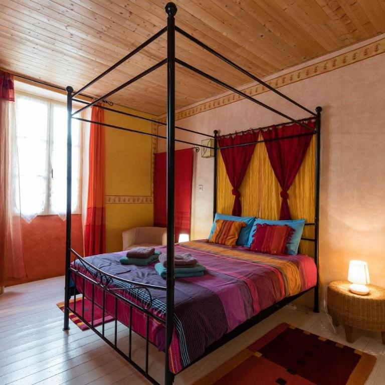 Cocon Familial - Gîte De Charme - Appartement Supérieur - Vue sur Ville - 22