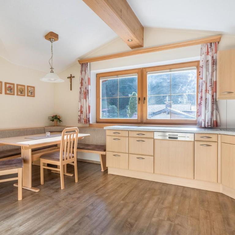Ferienwohnung Hörbiger - Premium Apartment mit 3 Schlafzimmern und Balkon - 9