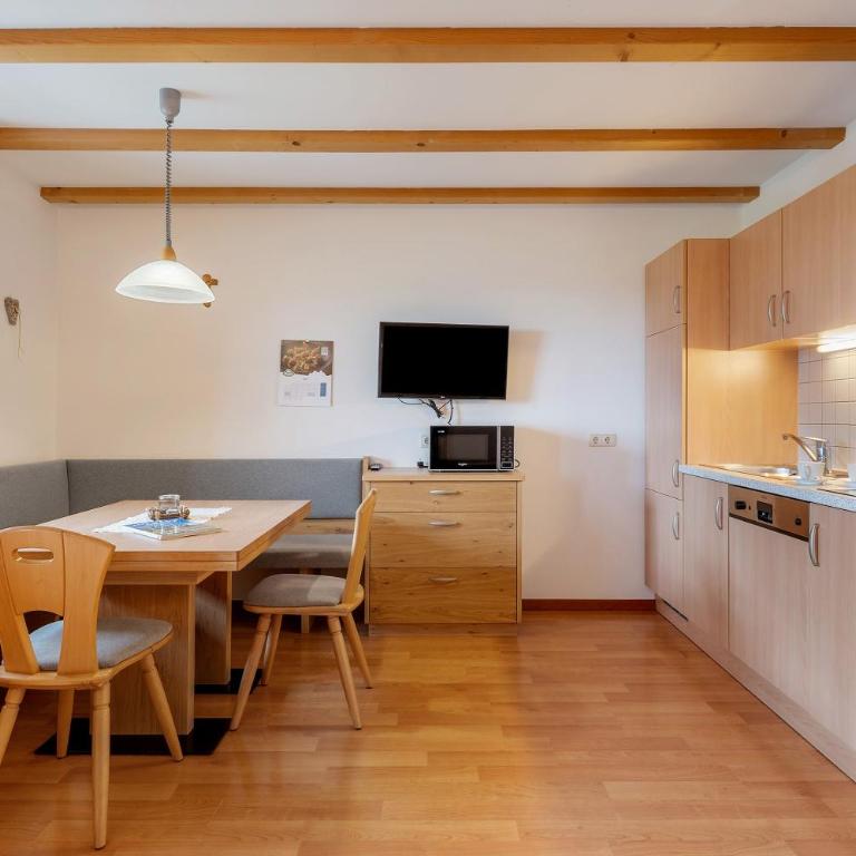 Bauernhof Schgagul - Deluxe-Apartment mit 2 Schlafzimmern und Gartenblick - 9