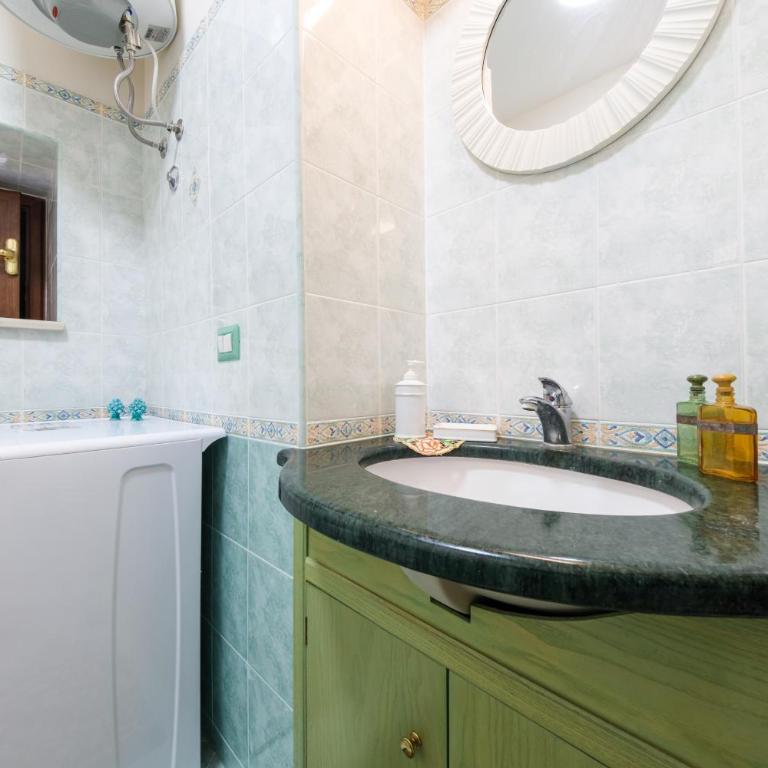 Casa Domenico - Appartamento Superior con 1 Camera da Letto e Balcone - 12