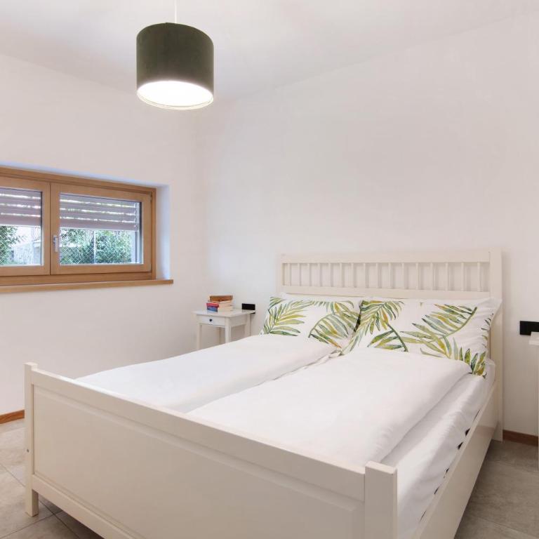 La villa del lago in giardino - Appartamento Premium con 3 Camere da Letto e Balcone - 12