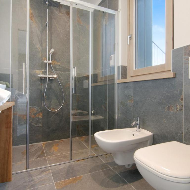 La villa del lago in giardino - Appartamento Premium con 3 Camere da Letto e Balcone - 23