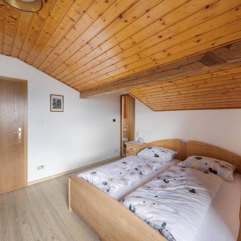 Malgorerhof Lavendel - Two-Bedroom Deluxe Apartment with Garden View - 4