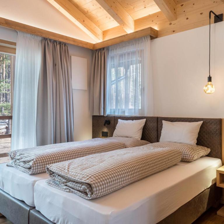 Les Ciases Chalets Dolomites Apt 4 - Appartamento Deluxe con 2 Camere da Letto e Balcone - 4