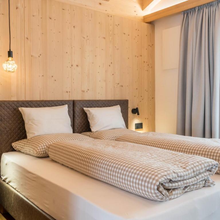 Les Ciases Chalets Dolomites Apt 4 - Appartamento Deluxe con 2 Camere da Letto e Balcone - 11