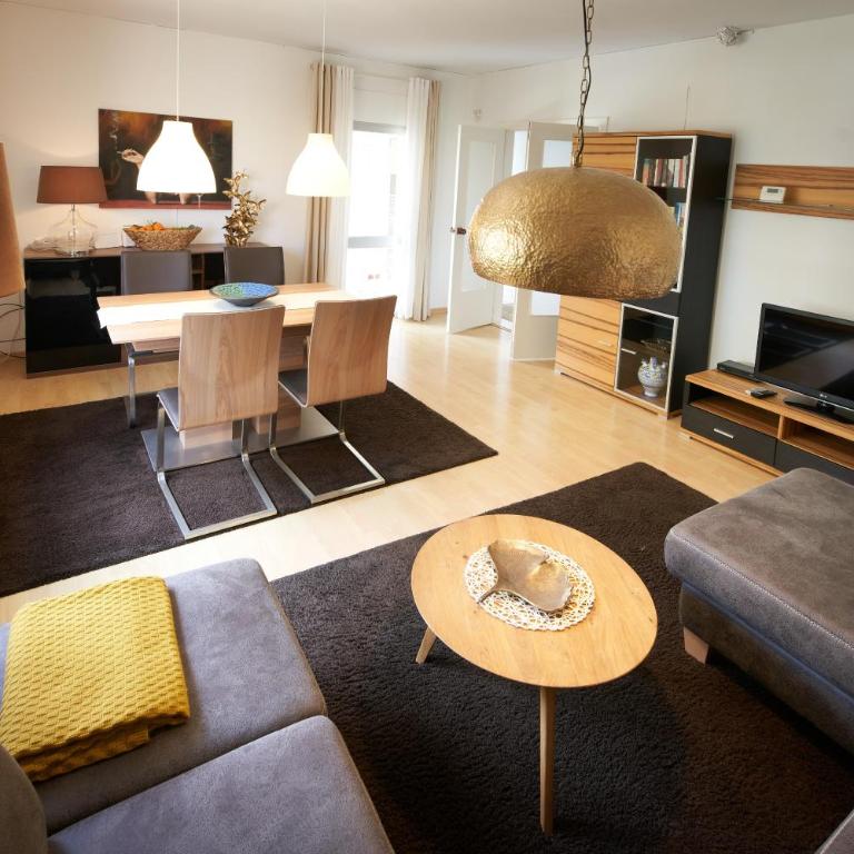 Villa with great garden and pool - Two-Bedroom House - 7