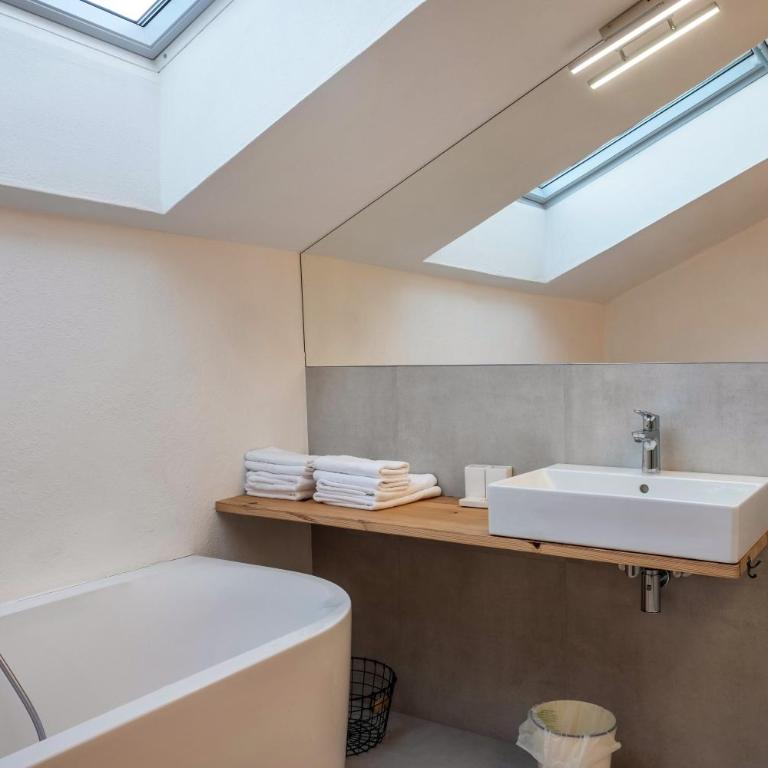 Eichhof Apartment Wacholder - Two-Bedroom Deluxe Apartment with Garden View - 24