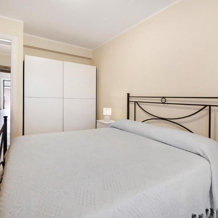 Casa Vera Aurora Lake Garda - Two-Bedroom Deluxe Apartment with Garden View - 13