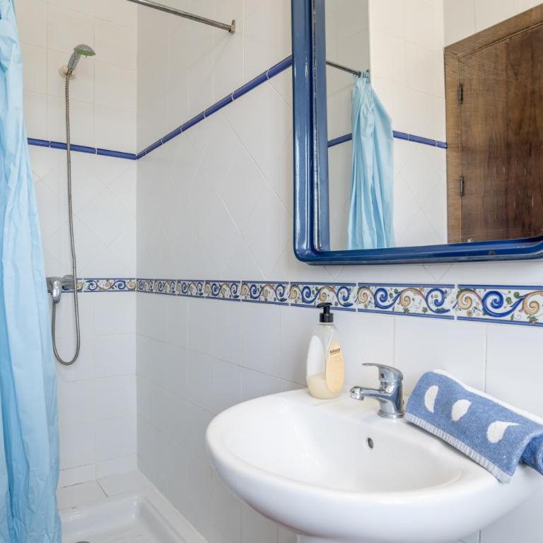 Casa Rural Roche - Habitación Doble Deluxe con ducha - 12