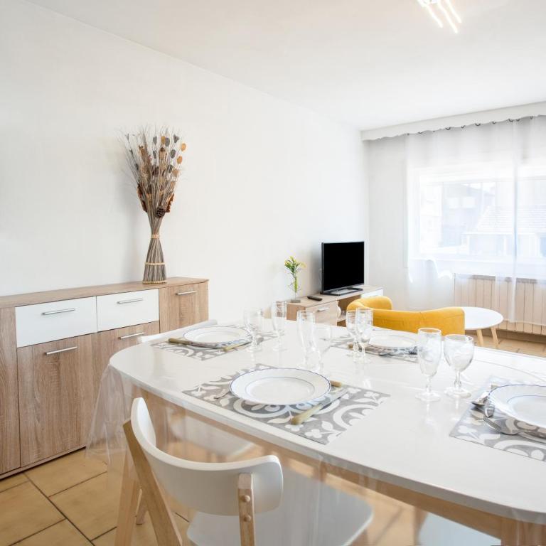 Appart avec terrasse - La Londe - Two-Bedroom Deluxe Apartment with Garden View - 10