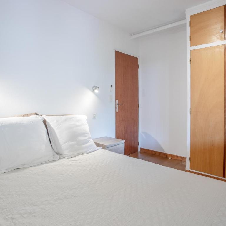 Appart avec terrasse - La Londe - Two-Bedroom Deluxe Apartment with Garden View - 12