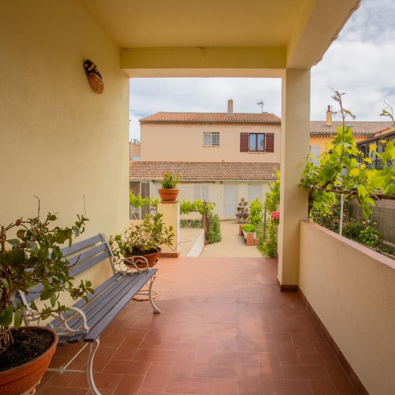 Appart avec terrasse - La Londe - Two-Bedroom Deluxe Apartment with Garden View - 15