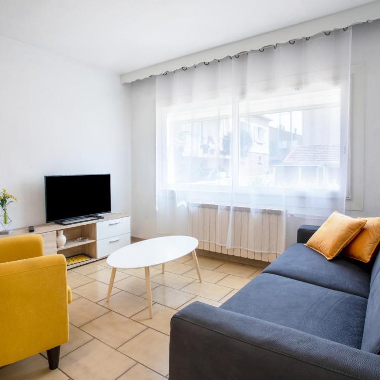 Appart avec terrasse - La Londe - Two-Bedroom Deluxe Apartment with Garden View - 3