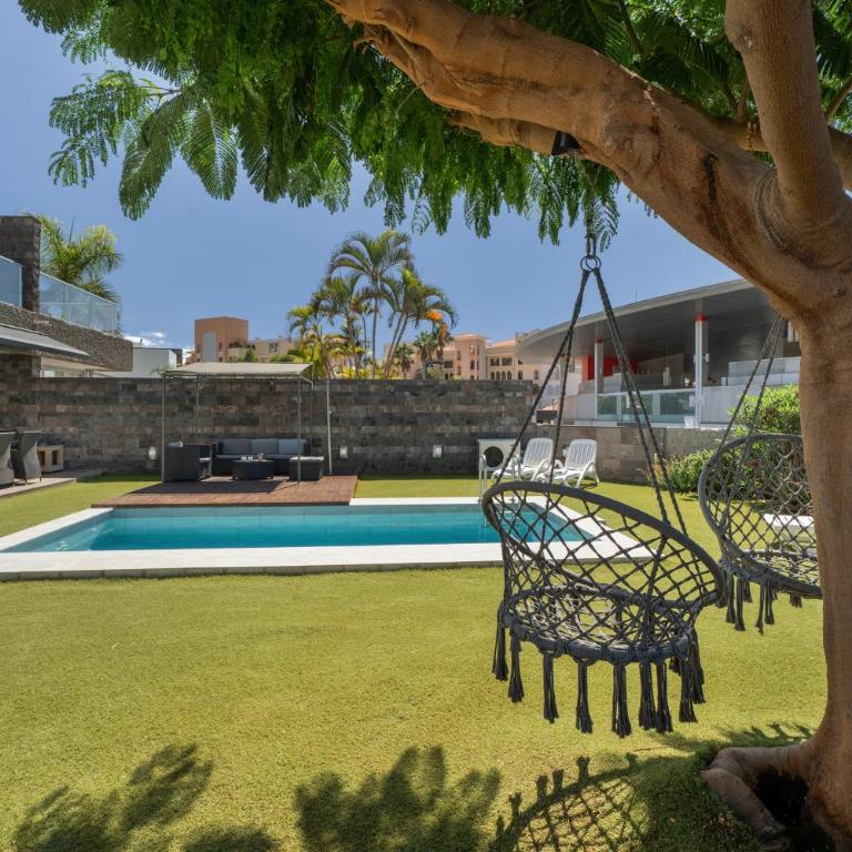 Villa Playa del Duque - Villa con vistas al jardín - 2