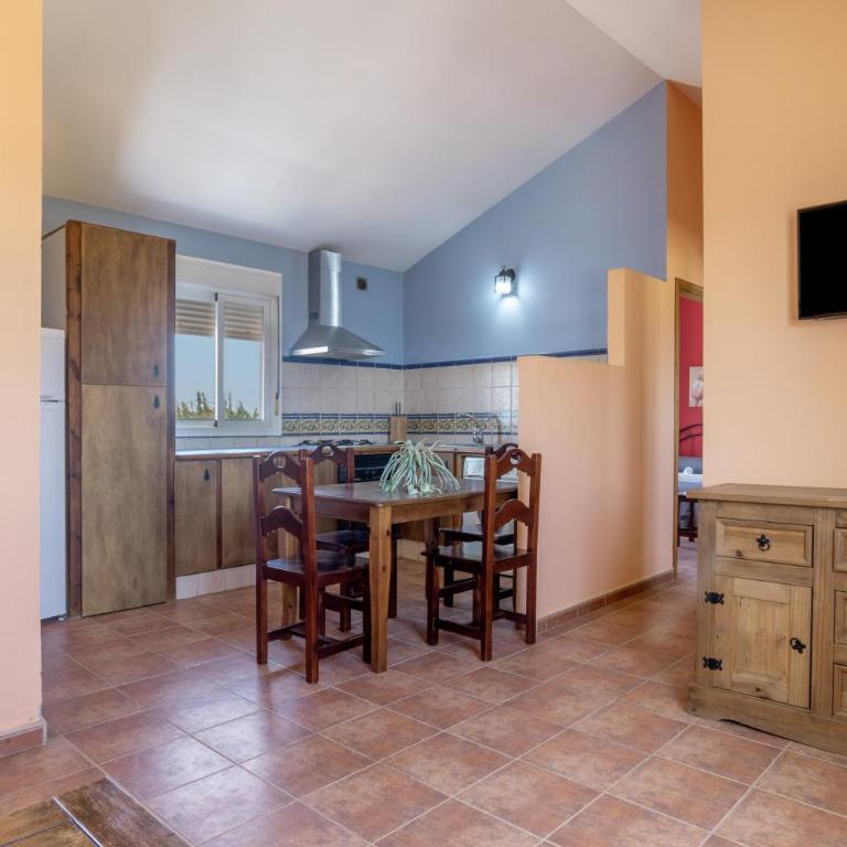 Casa Rural Roche - Habitación Cuádruple con ducha - 4