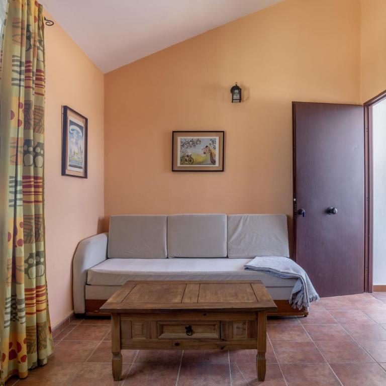 Casa Rural Roche - Habitación Cuádruple con ducha - 3