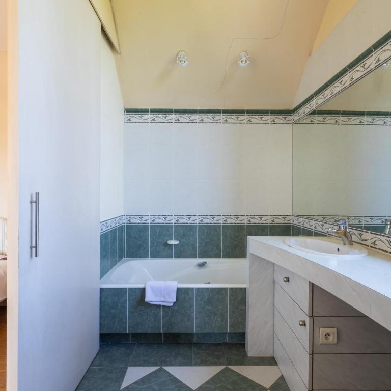 Maison Bretonne Madame est Servie 4 - Two-Bedroom House - 22
