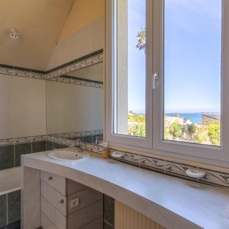 Maison Bretonne Madame est Servie 4 - Two-Bedroom House - 19