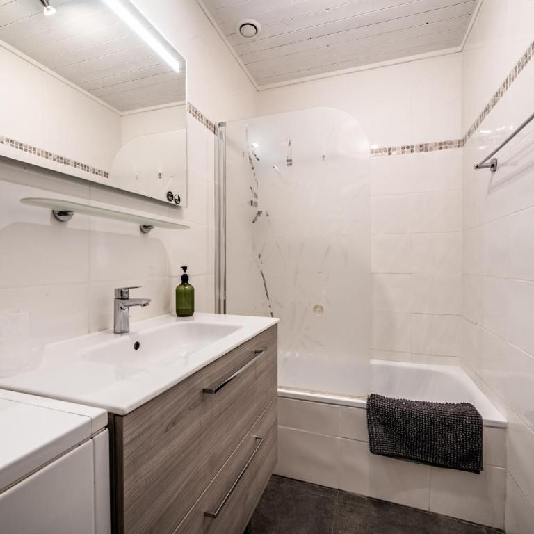 Chalet Arnica - Two-Bedroom Deluxe Apartment with Balcony - 18