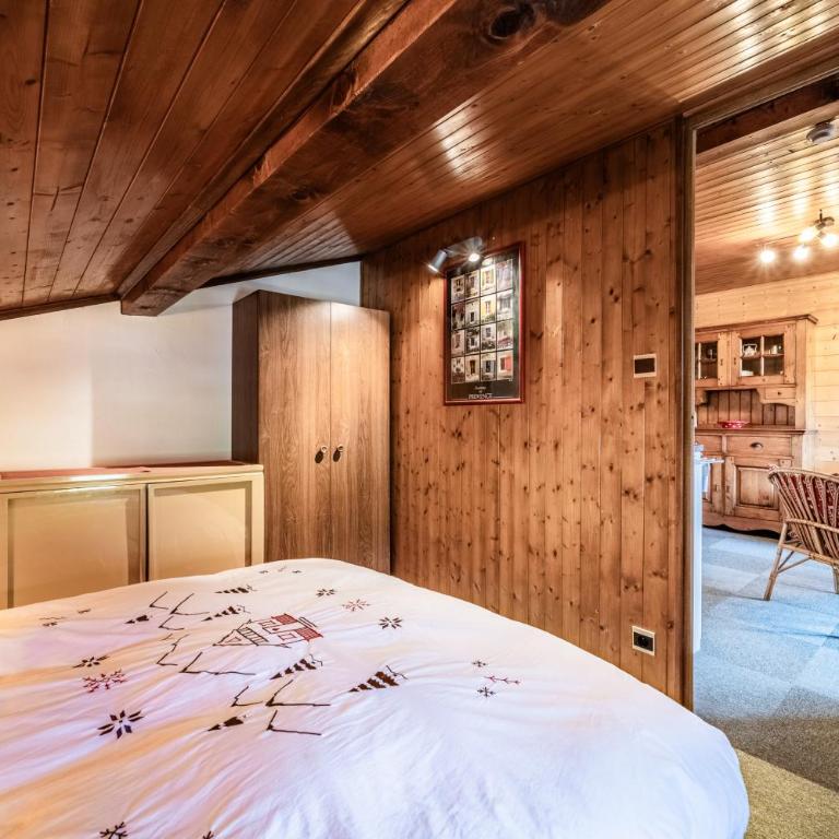 Chalet Arnica - Two-Bedroom Deluxe Apartment with Balcony - 13