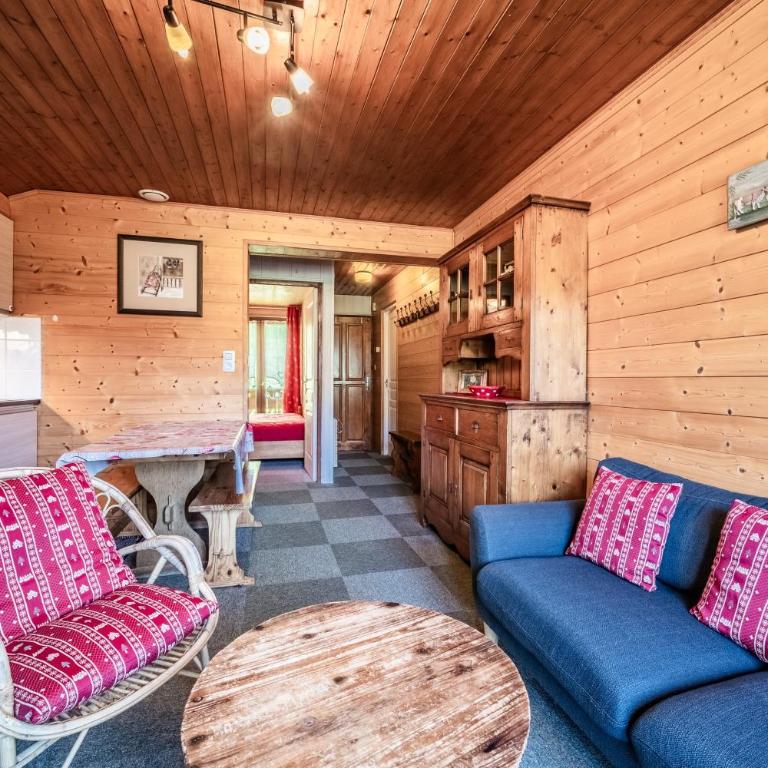 Chalet Arnica - Two-Bedroom Deluxe Apartment with Balcony - 10
