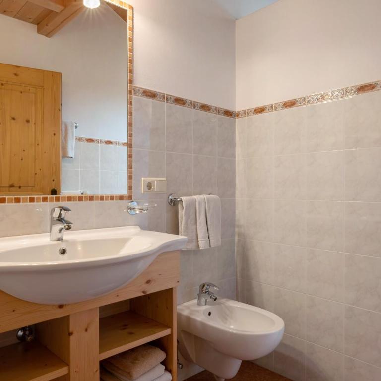 Bauernhof Schgagul - Deluxe-Apartment mit 2 Schlafzimmern und Gartenblick - 19