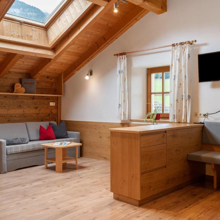 Bauernhof Schgagul - Deluxe-Apartment mit 2 Schlafzimmern und Gartenblick - 1