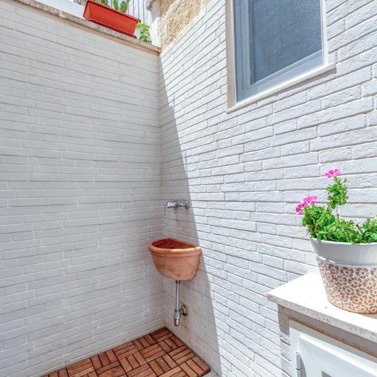 San Biagio Apartment Lecce - Superior One-Bedroom Apartment with Balcony - 17