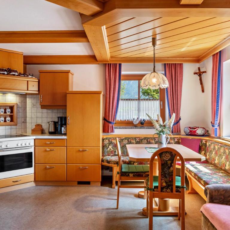 Biobergbauernhof Bergzeit Apartment - Apartment mit 1 Schlafzimmer und Gartenblick - 3