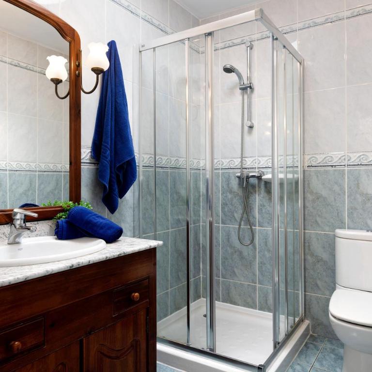 Puerto Chico B - Two-Bedroom Deluxe Apartment with Ocean View - 15