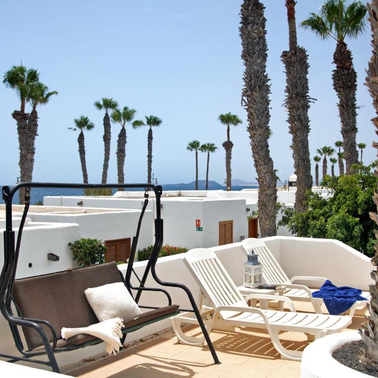 Puerto Chico B - Two-Bedroom Deluxe Apartment with Ocean View - 19