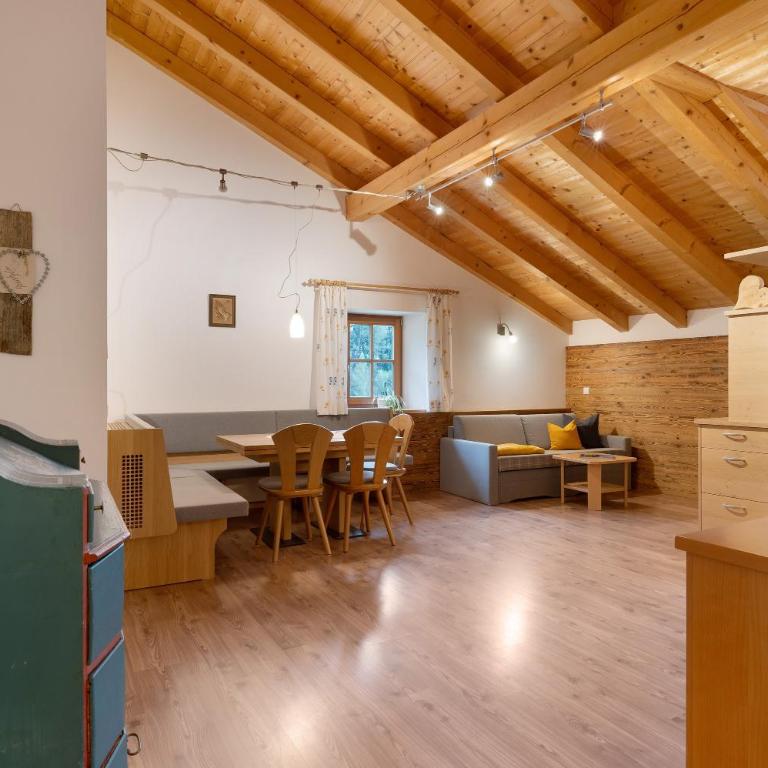 Bauernhof Schgagul - Deluxe-Apartment mit 2 Schlafzimmern und Gartenblick - 1