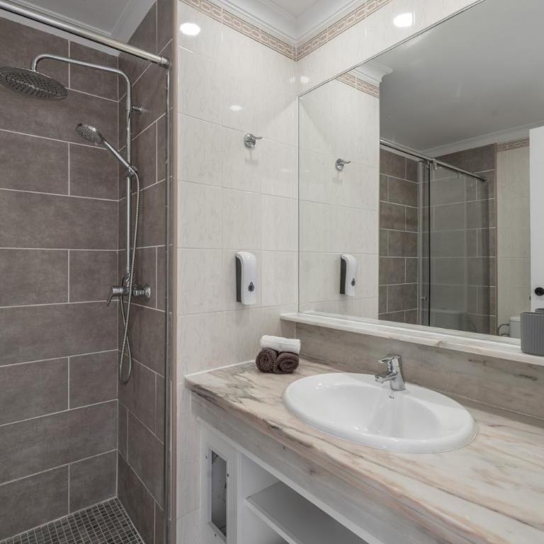 Michelangelo Resort Apartments 215 - Habitación Cuádruple con ducha - 16